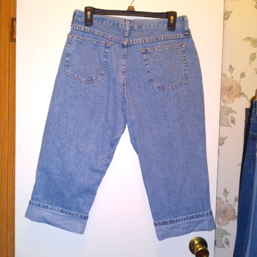 Capri pants